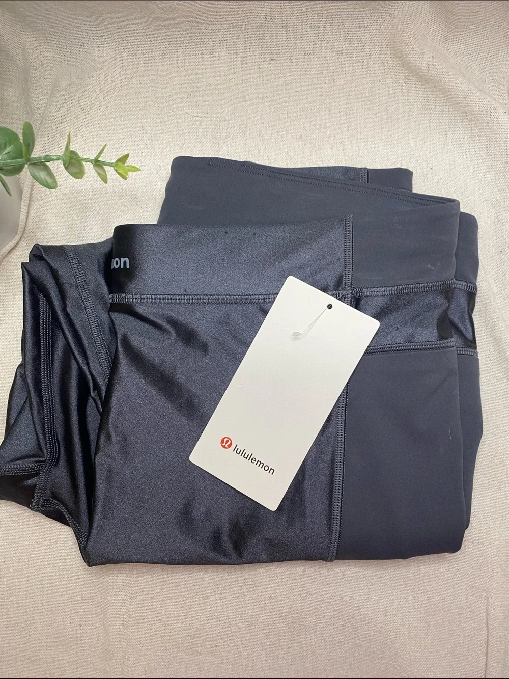 Lululemon Satin Shine Panelled Tight 25” Legging, Size 14 - Picture 1 of 7